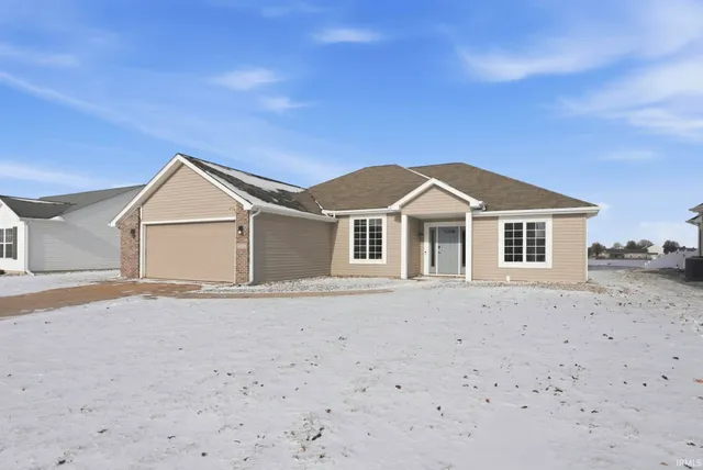 $284,900 | 922 Honey Willow Boulevard, Huntertown, IN 46748