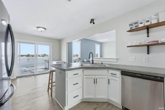 $279,900 | 922 Honey Willow Boulevard, Huntertown, IN 46748