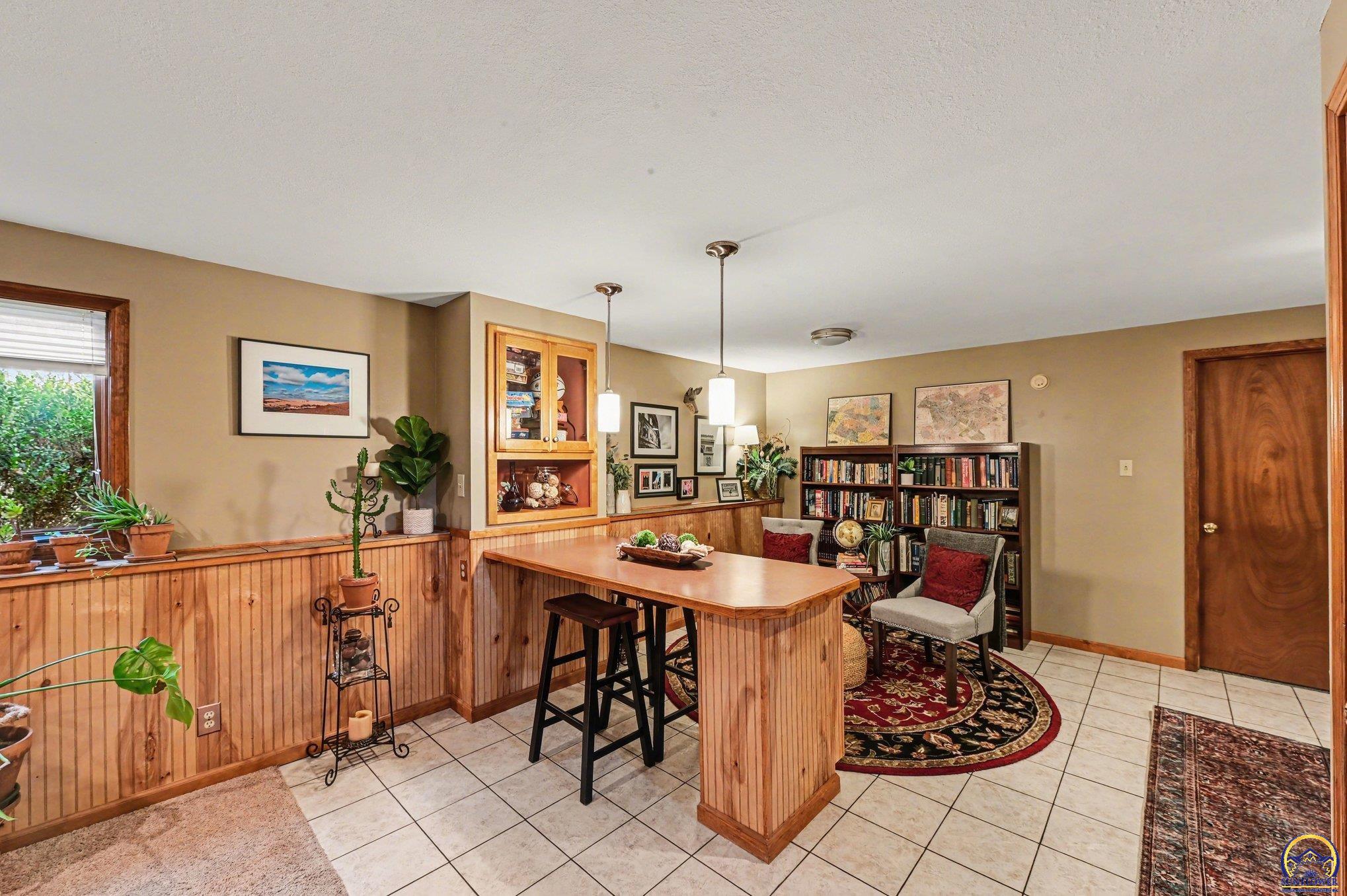 6033 Southwest 39th Street Topeka, KS 66610 - Photo 11 of 36