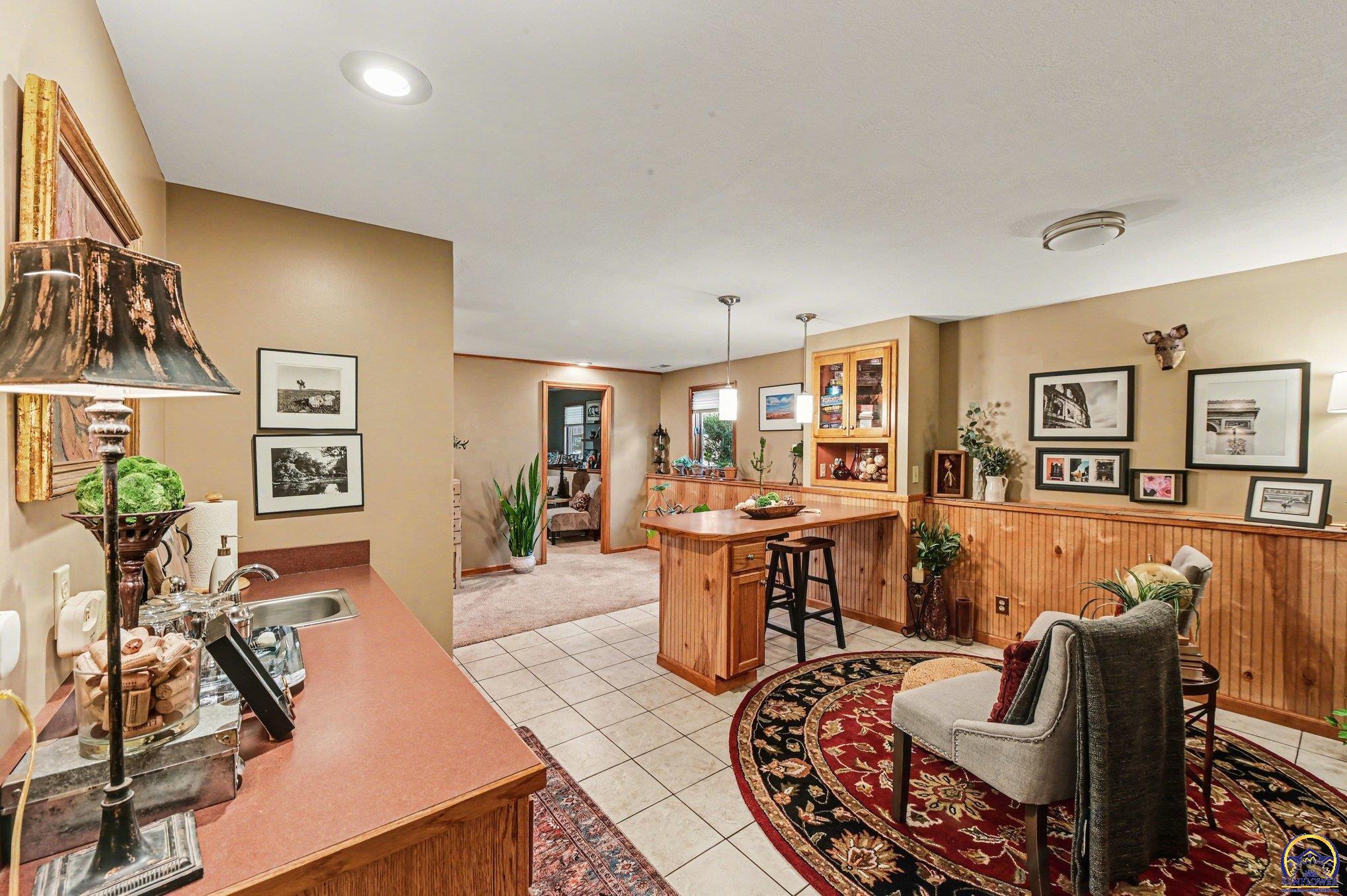 6033 Southwest 39th Street Topeka, KS 66610 - Photo 12 of 36