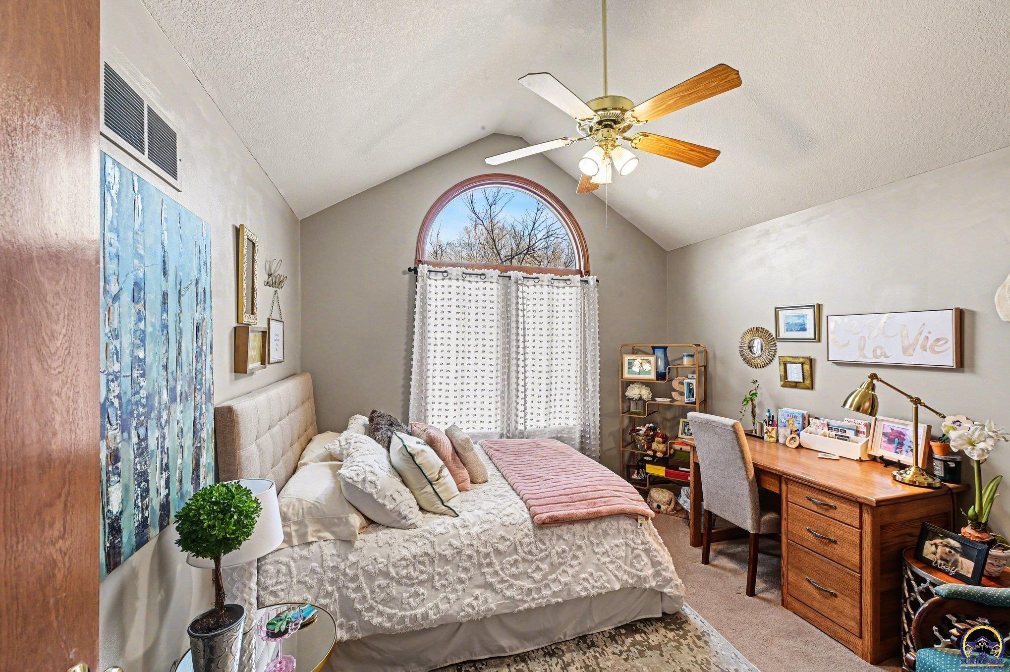 6033 Southwest 39th Street Topeka, KS 66610 - Photo 14 of 36