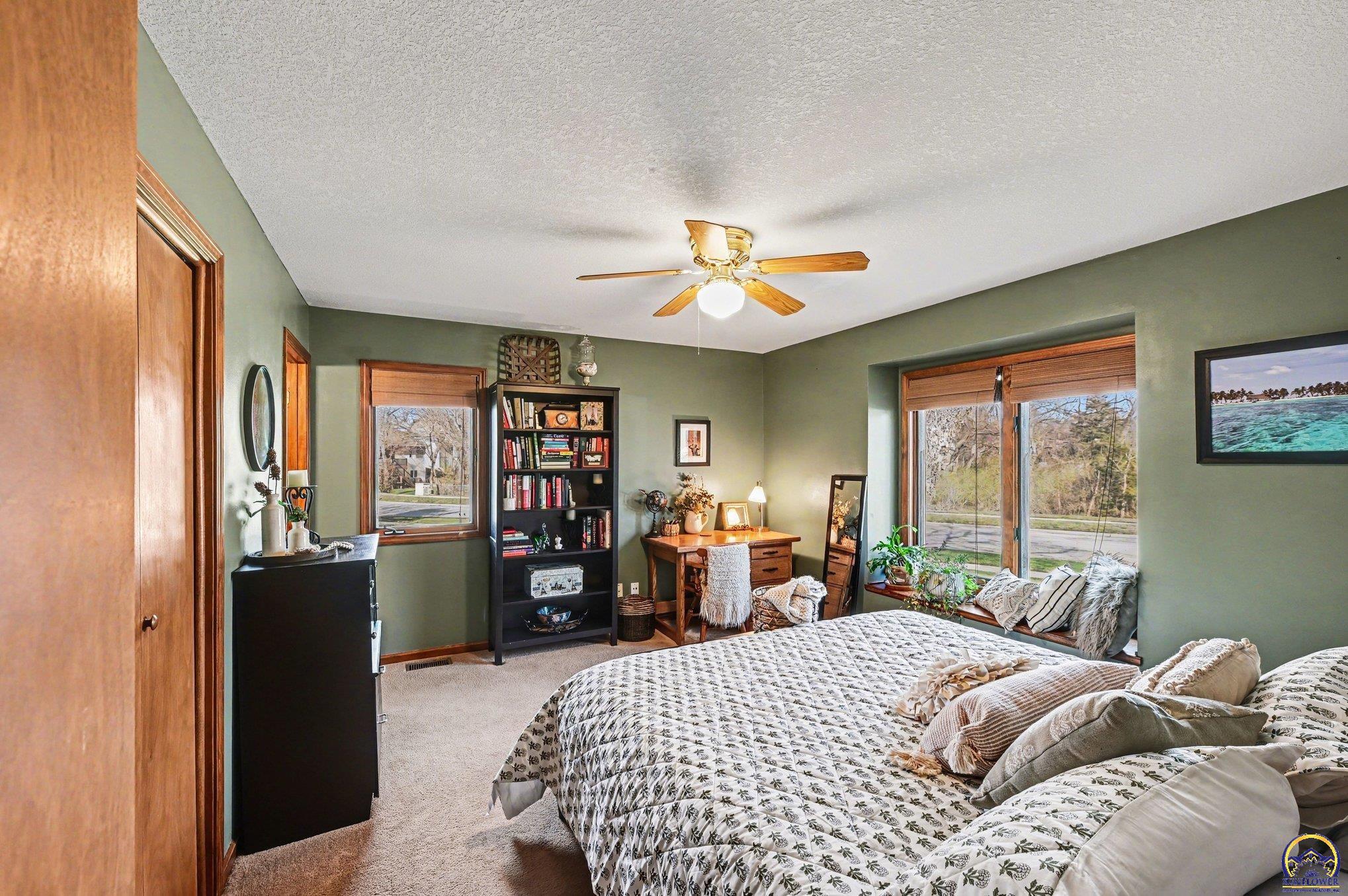 6033 Southwest 39th Street Topeka, KS 66610 - Photo 15 of 36