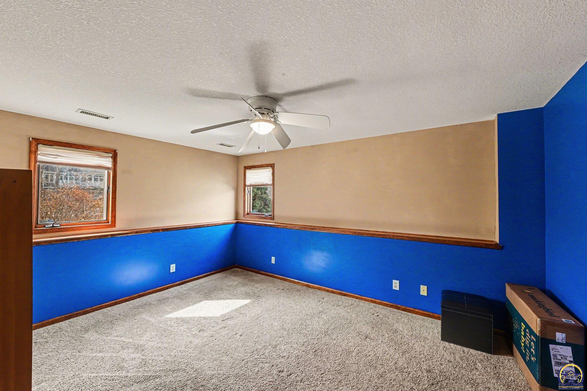 6033 Southwest 39th Street Topeka, KS 66610 - Photo 25 of 36