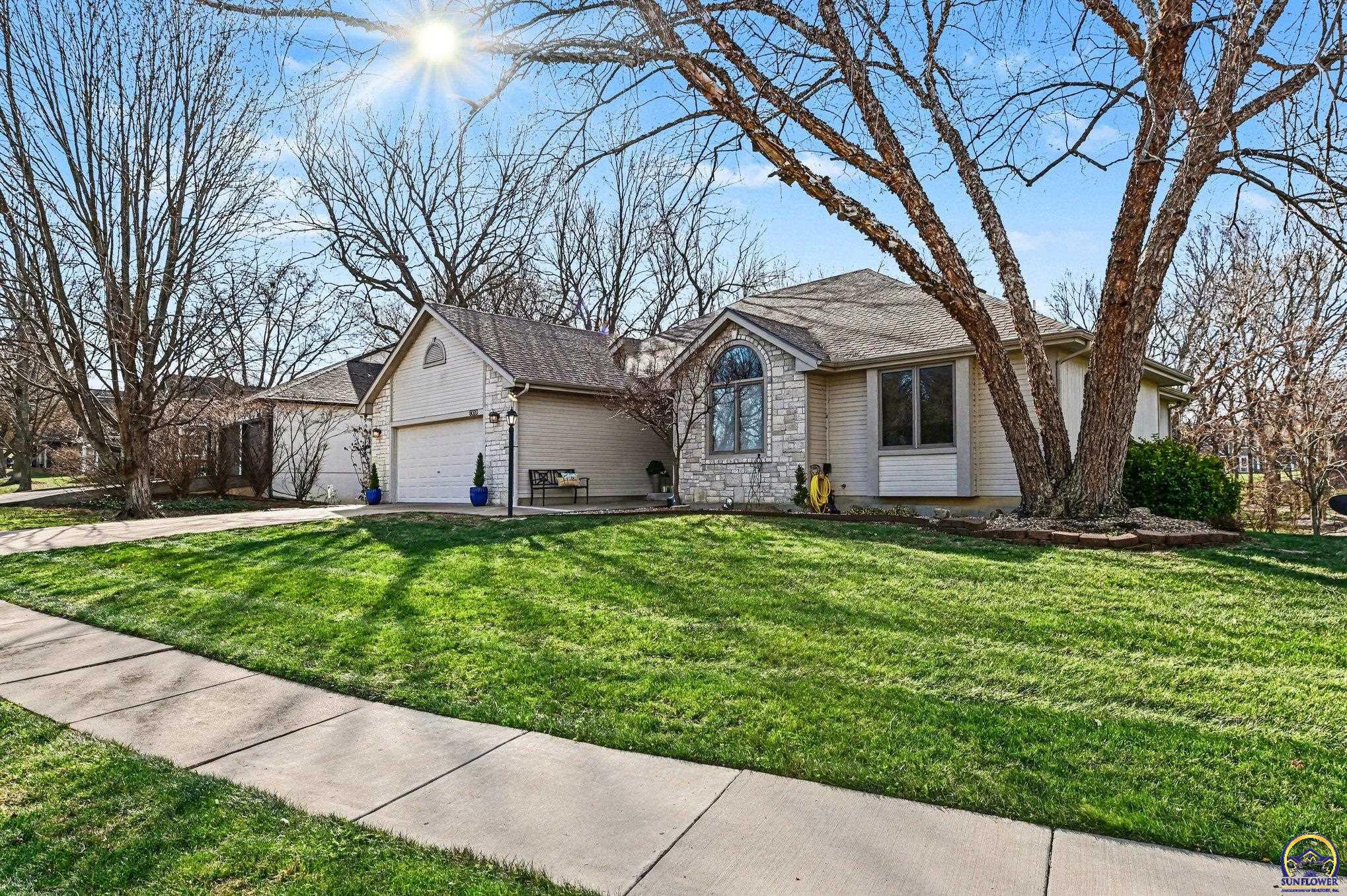 6033 Southwest 39th Street Topeka, KS 66610 - Photo 4 of 36