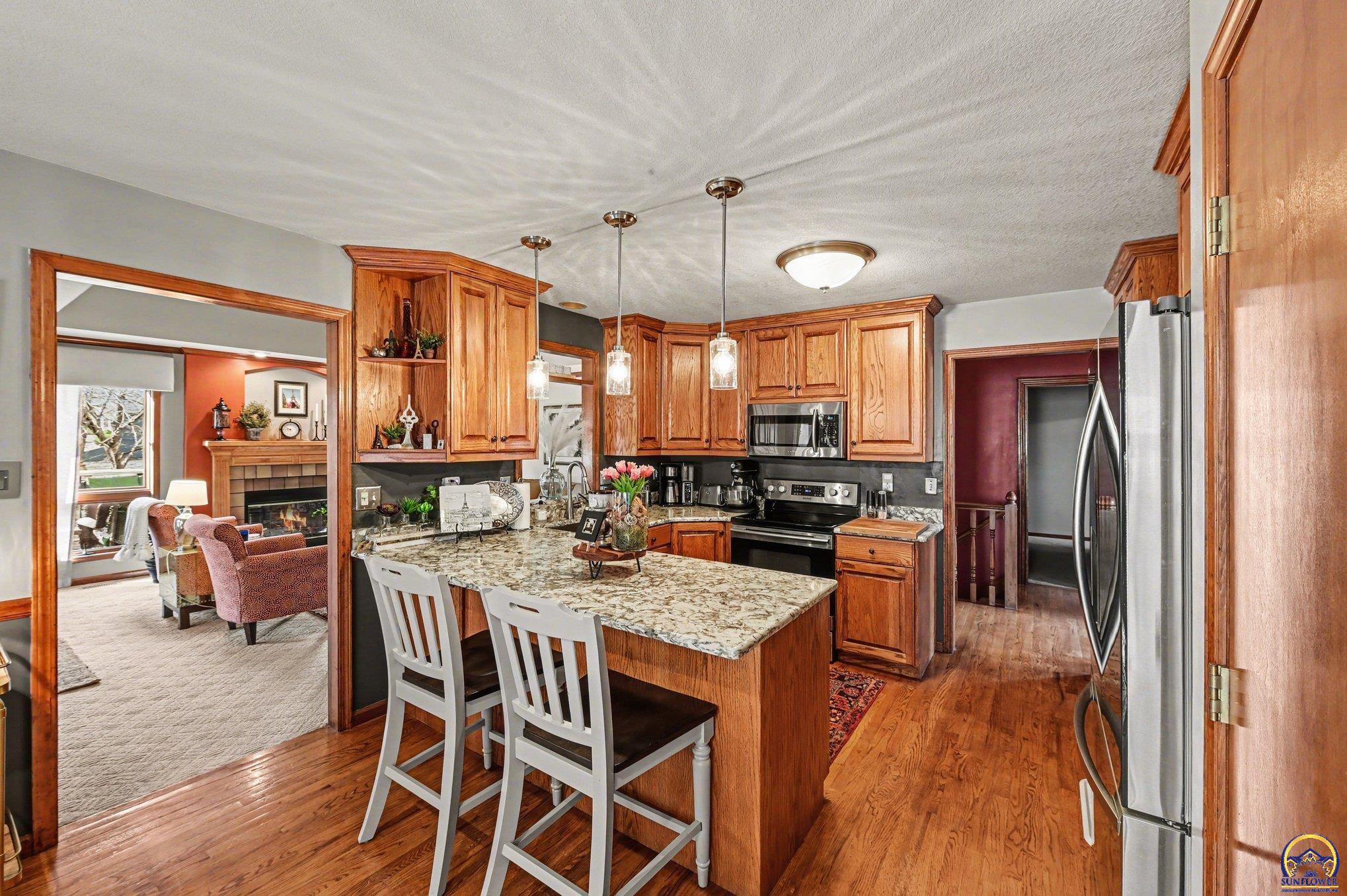 6033 Southwest 39th Street Topeka, KS 66610 - Photo 9 of 36