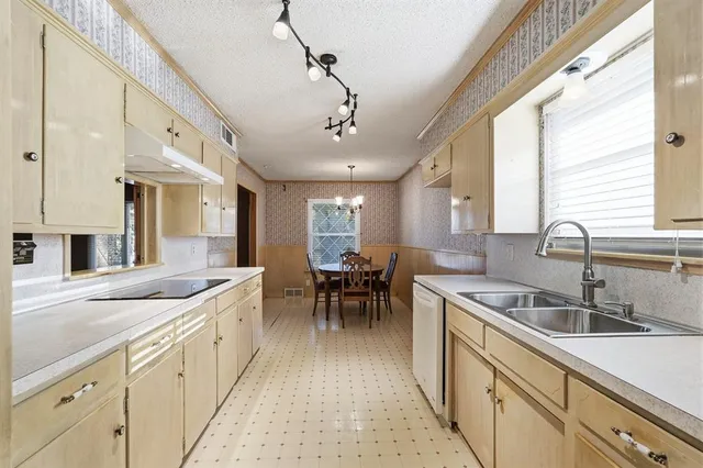 $365,000 | 905 Daventry Drive, Garland, TX 75040