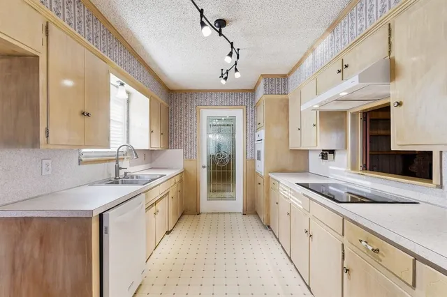 $365,000 | 905 Daventry Drive, Garland, TX 75040