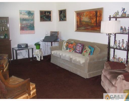 27 Westminster Road Colonia, NJ 07067 - Photo 3 of 8