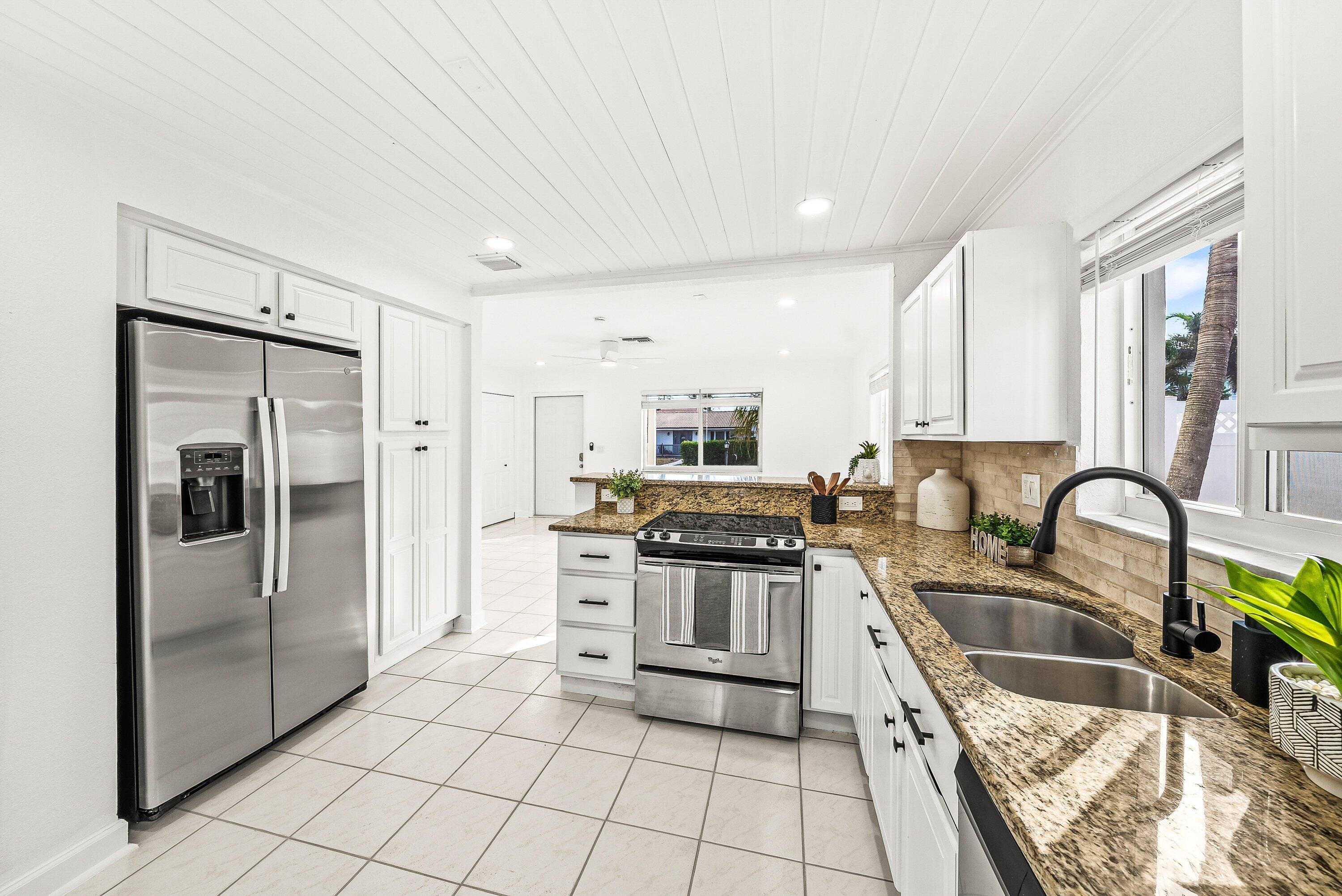 17 Fayette Drive Ocean Ridge, FL 33435 - Photo 13 of 40 Kitchen