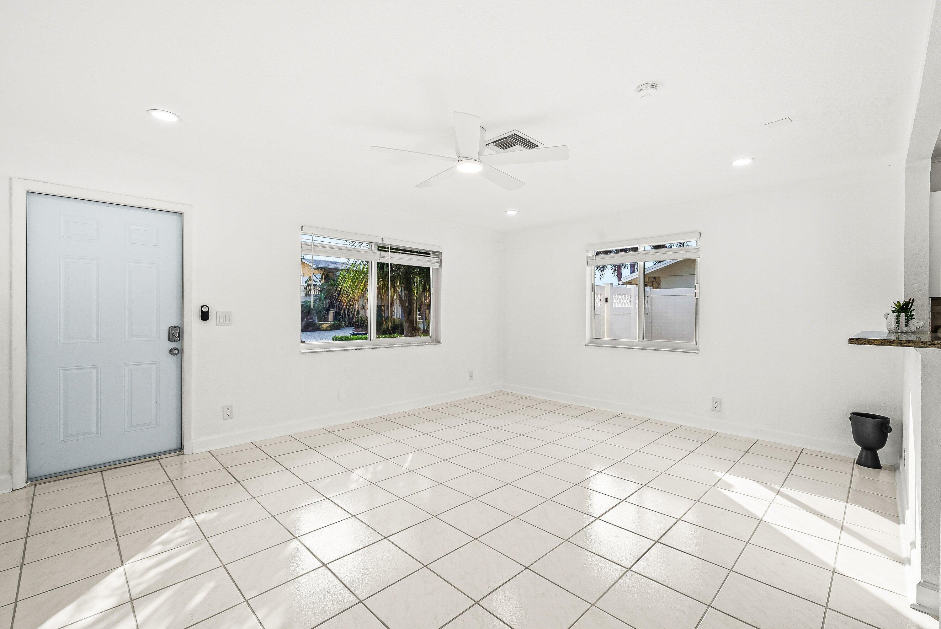 17 Fayette Drive Ocean Ridge, FL 33435 - Photo 15 of 40 Living Area