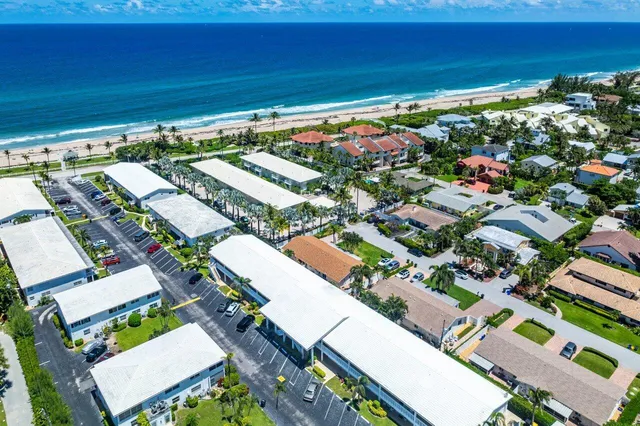 $3,700 | 17 Fayette Drive, Ocean Ridge, FL 33435