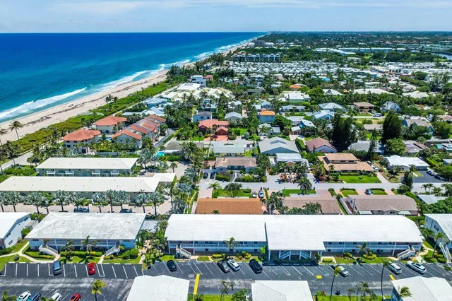 $3,700 | 17 Fayette Drive, Ocean Ridge, FL 33435