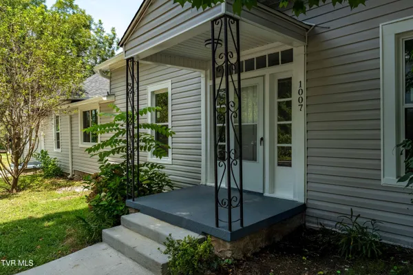 $359,500 | 1007 Spring Street, Johnson City, TN 37604