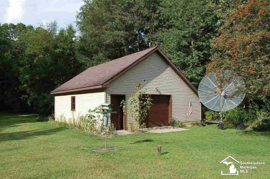 POLE BARN