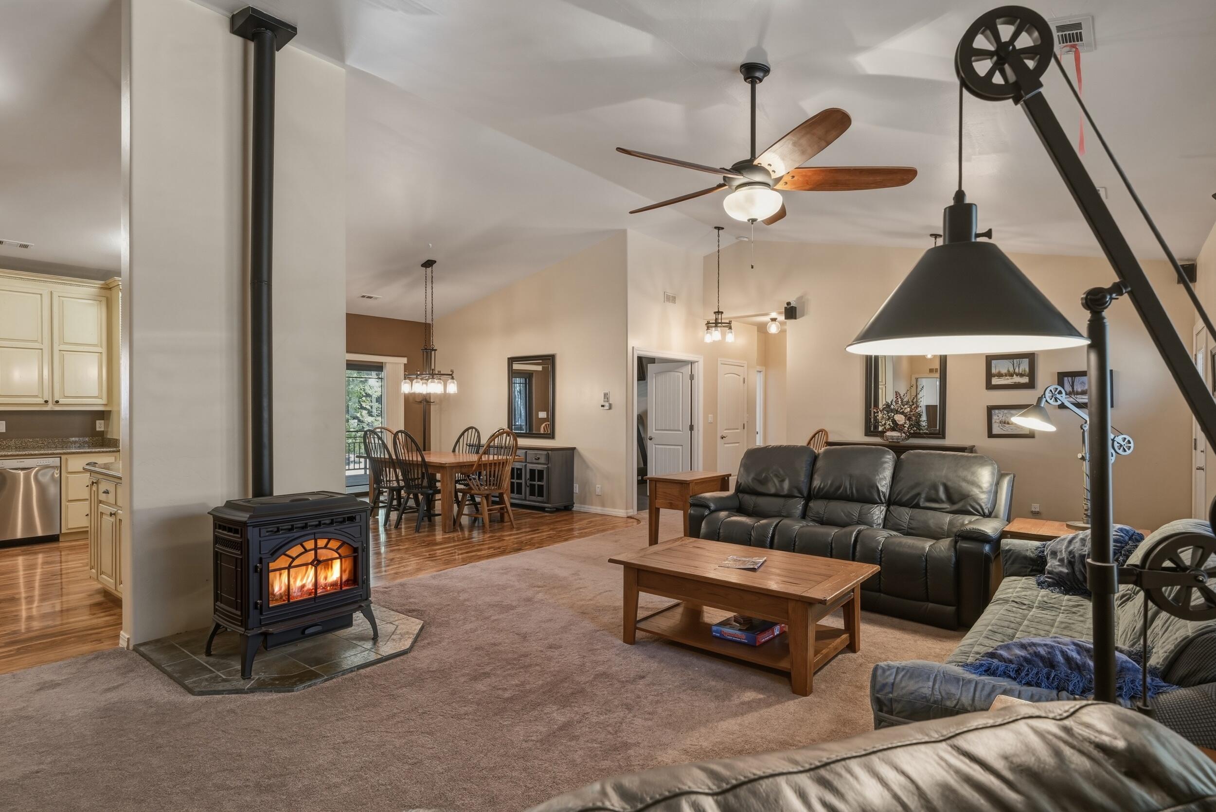 1233 Merzville Road Forest Lakes, AZ 85931 - Photo 6 of 39 a living room with furniture and wooden floor