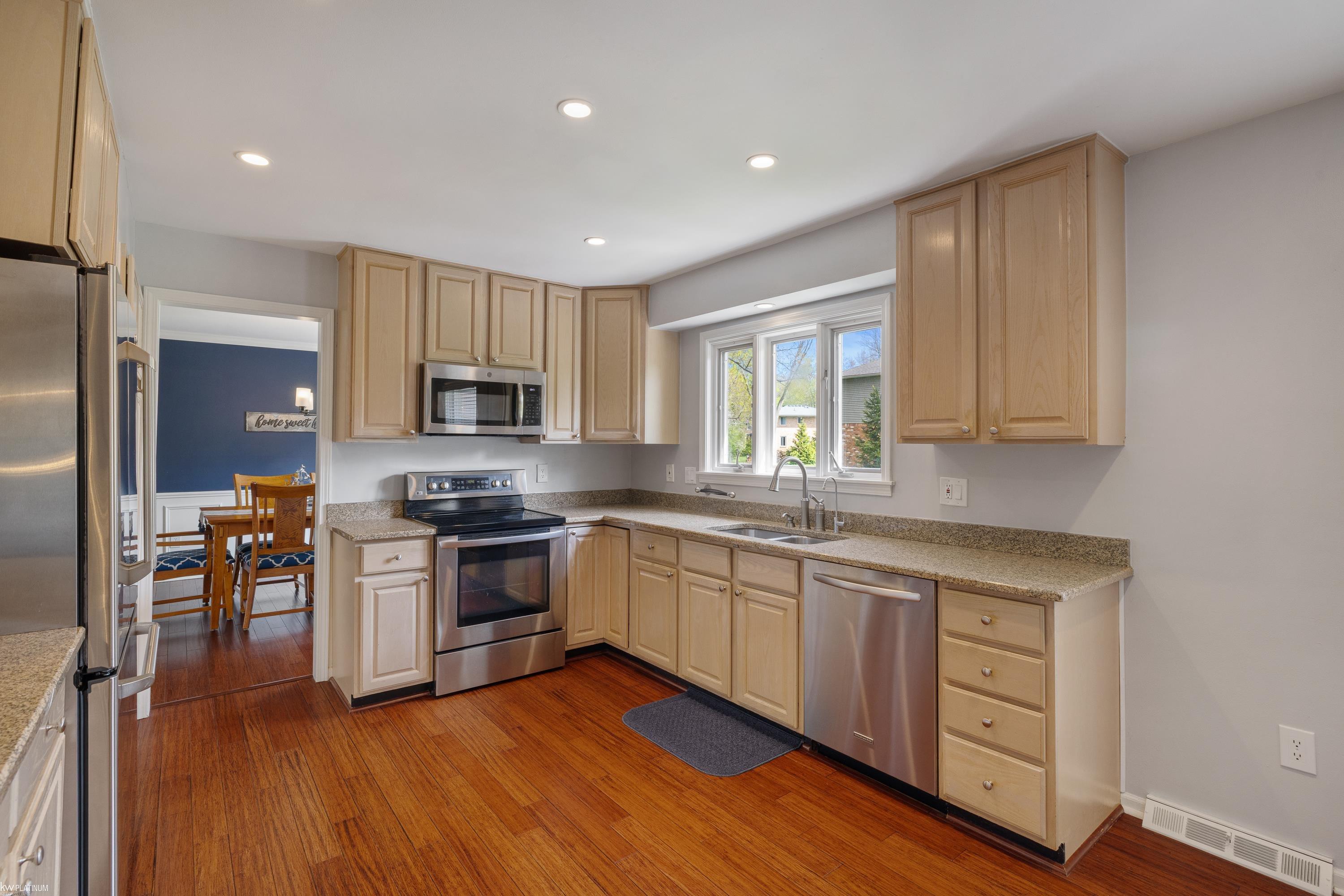 460 Abbey Wood Drive Rochester, MI 48306 - Photo 15 of 66