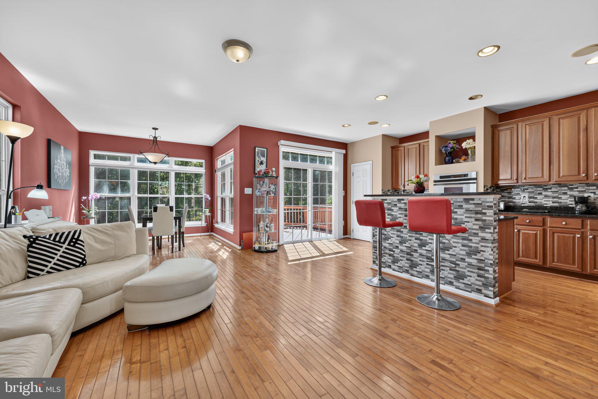 7322 Hampton Manor Place Springfield, VA 22150 - Photo 8 of 30 Gallery Image 8