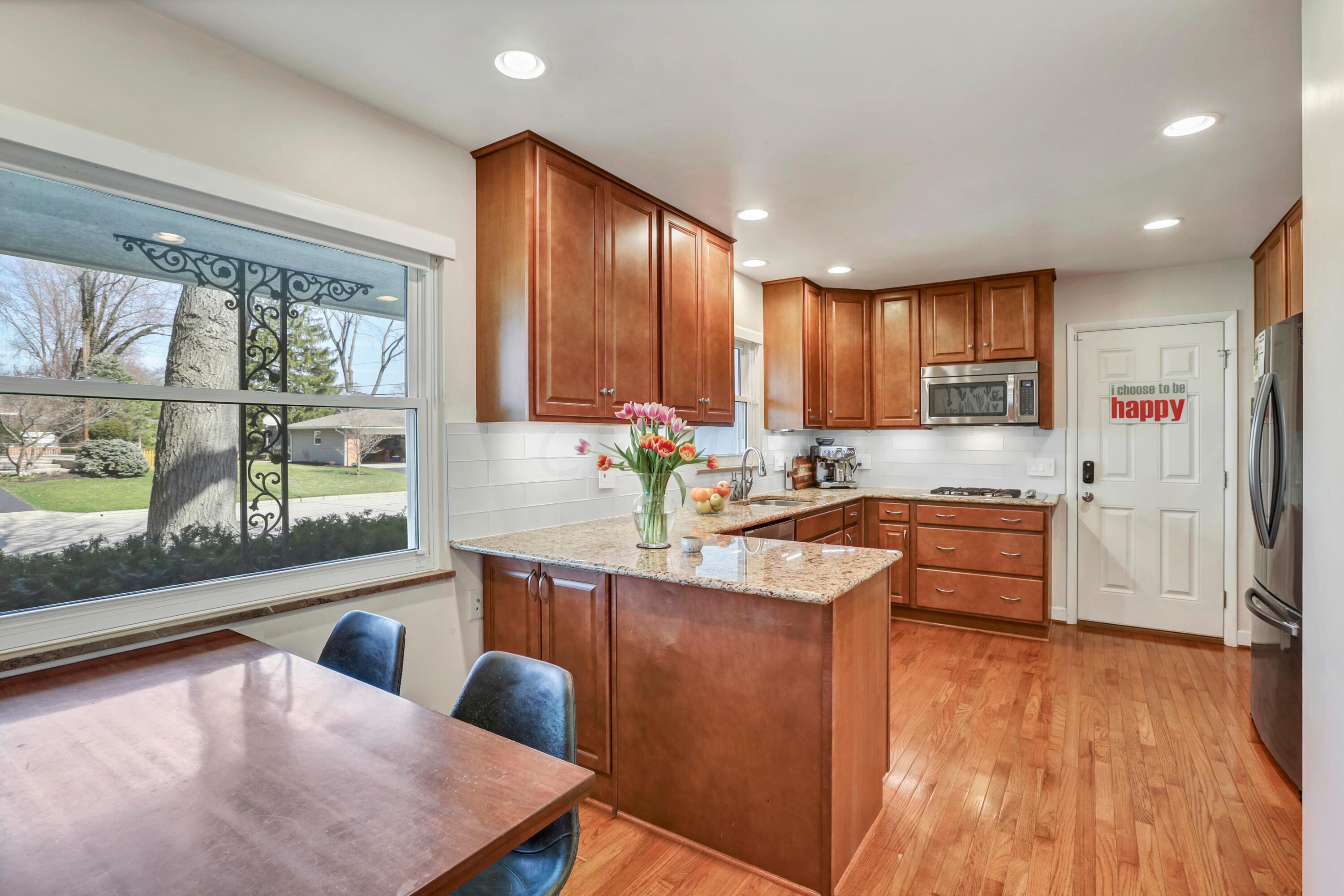 1401 Kirkley Road Columbus, OH 43221 - Photo 2 of 40 2