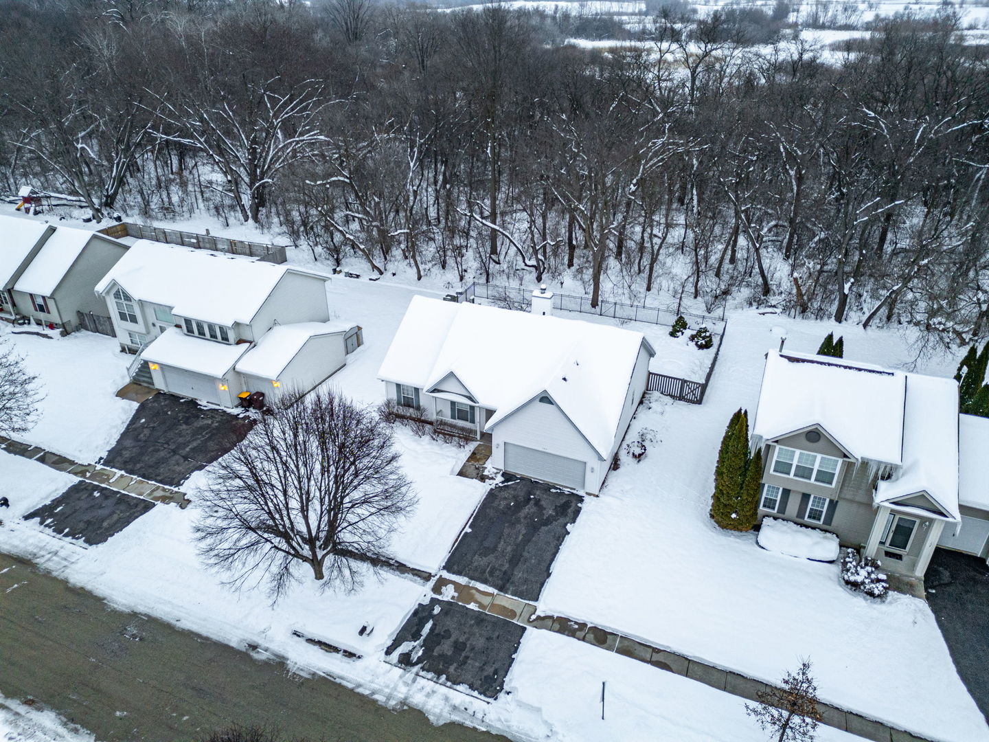 109 Shawnee Lane Harvard, IL 60033 - Photo 27 of 34 an outdoor space with furniture