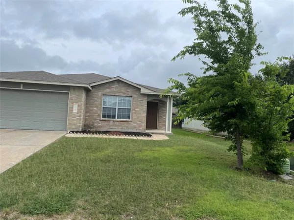 $2,000 | 304 Will Lane, Hutto, TX 78634