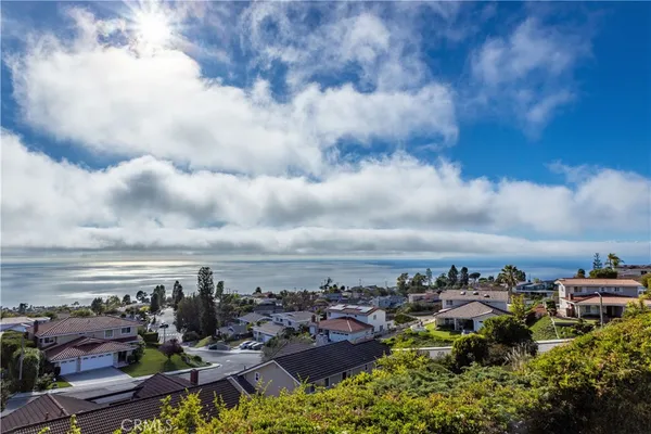 $2,895,000 | 28631 Shire Oaks Drive, Rancho Palos Verdes, CA 90275