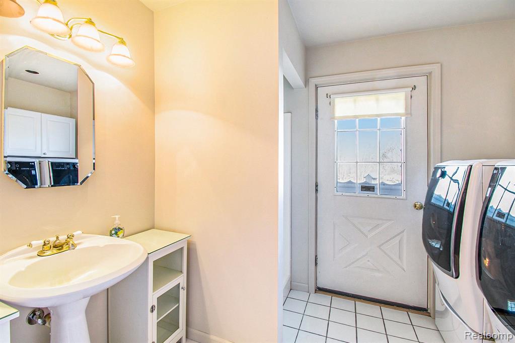 1298 Baldwin Road Grand Blanc, MI 48439 - Photo 22 of 31