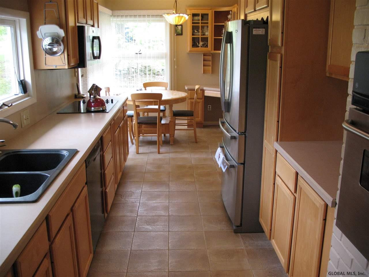 1317 Rowe Road Niskayuna, NY 12309 - Photo 5 of 25 Photo 5