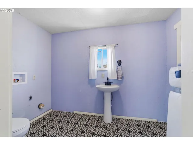 $330,000 | 432 Southeast Jefferson Street, Albany, OR 97321