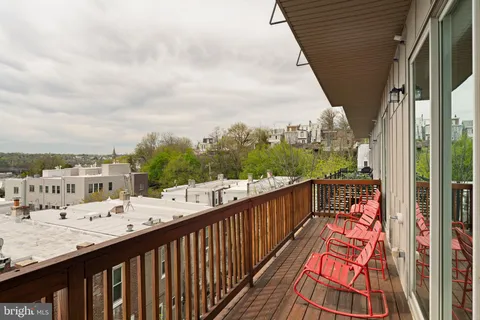 a picture of city view