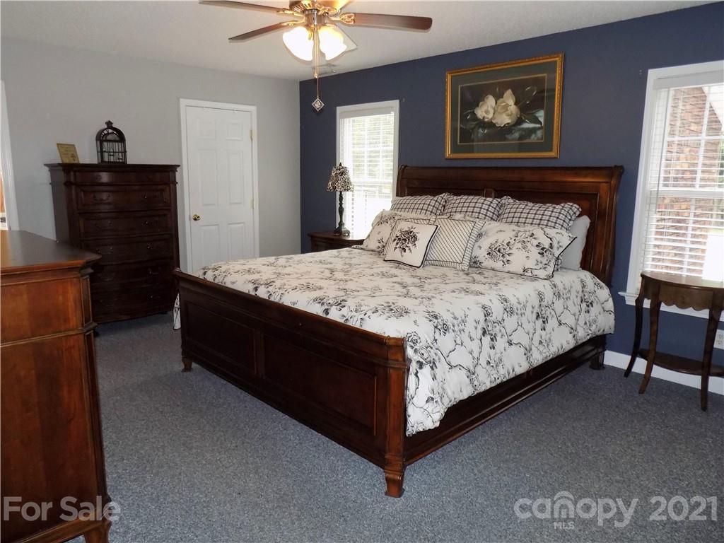 2255 Stallings Road Harrisburg, NC 28075 - Photo 14 of 36 Gallery Image 14