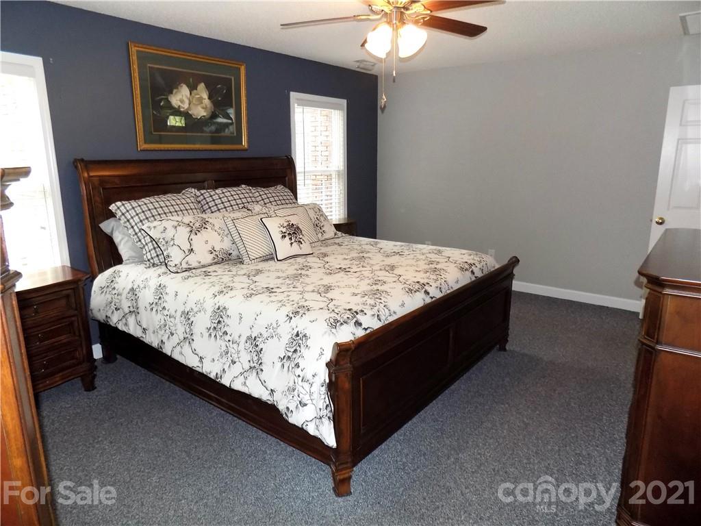 2255 Stallings Road Harrisburg, NC 28075 - Photo 15 of 36 Gallery Image 15