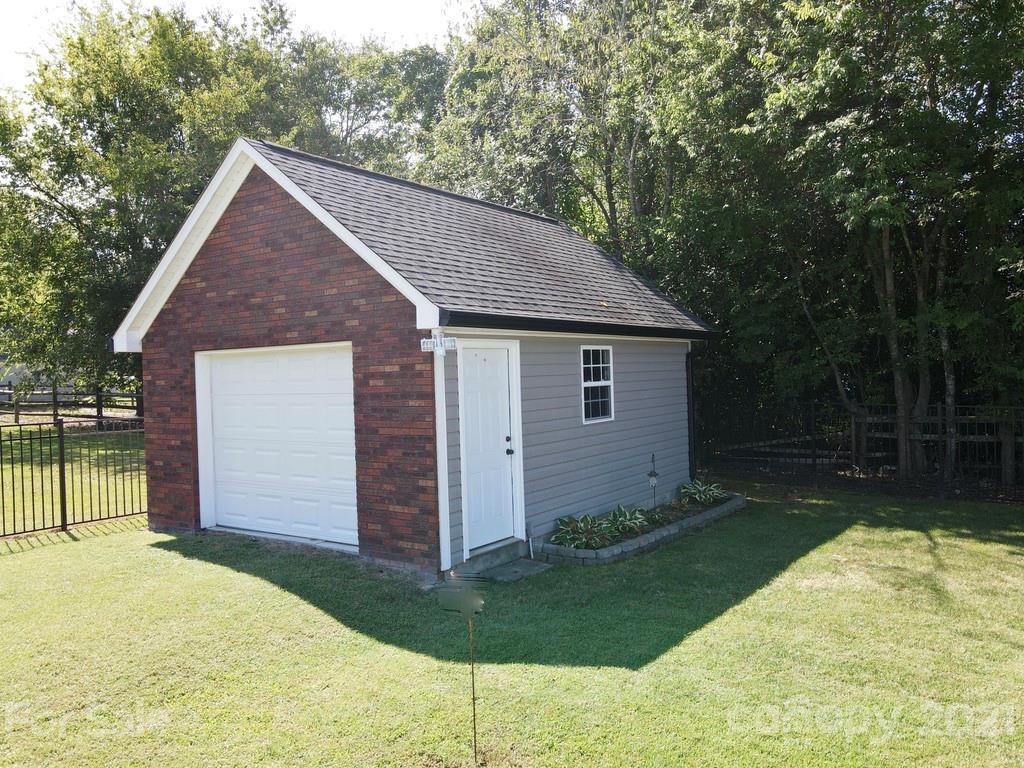 2255 Stallings Road Harrisburg, NC 28075 - Photo 30 of 36 Gallery Image 30