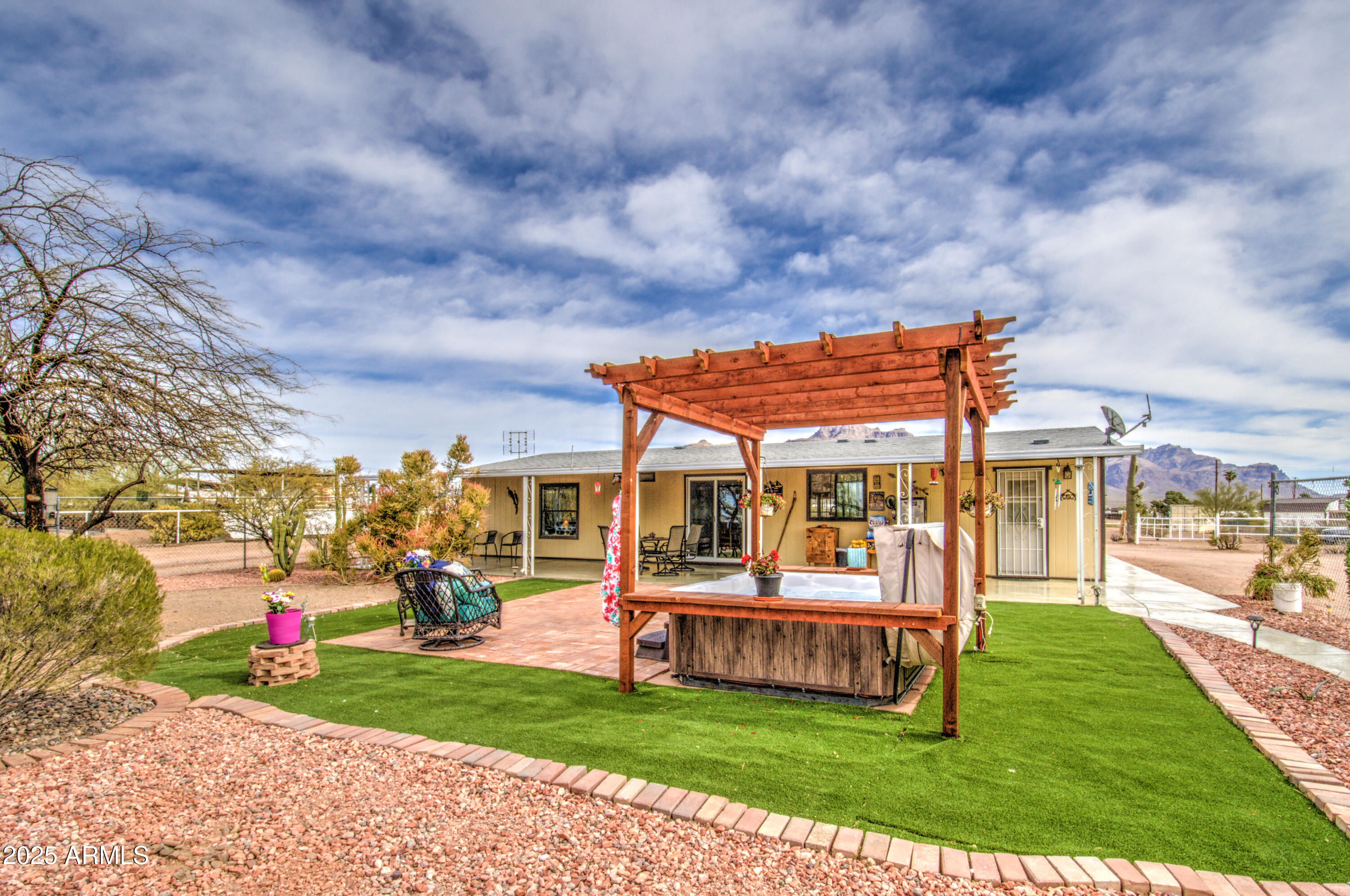 676 North Solana Road Apache Junction, AZ 85119 - Photo 40 of 46 Rear 9