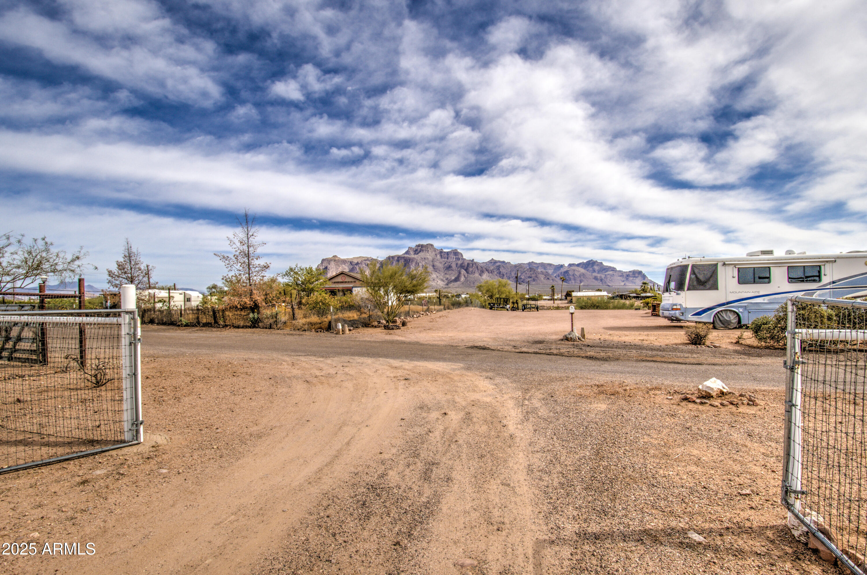 676 North Solana Road Apache Junction, AZ 85119 - Photo 6 of 46 Front 6