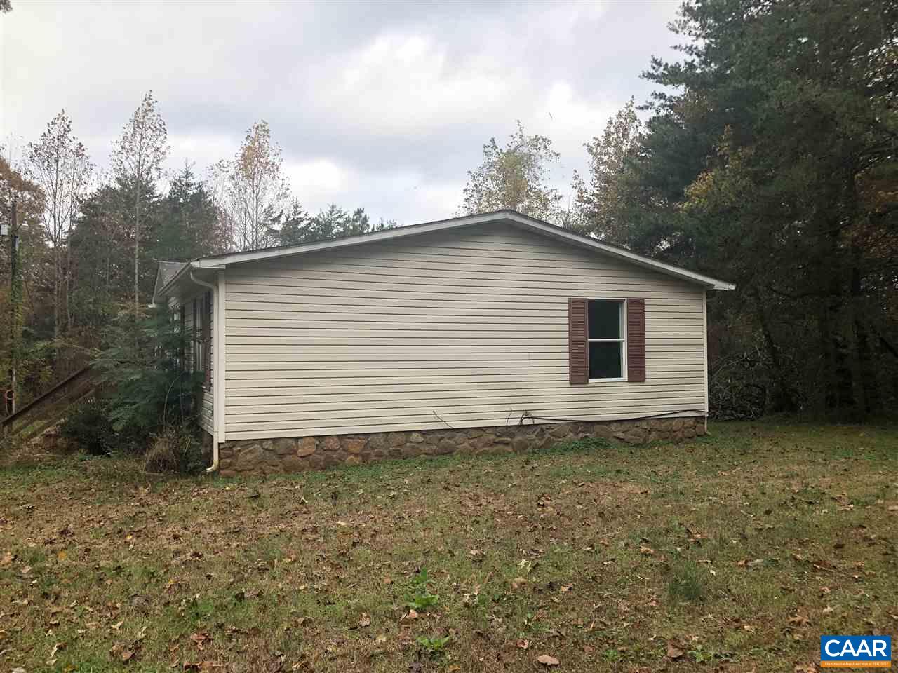 256 Liberty Road New Canton, VA 23123 - Photo 2 of 12 Gallery Image 2