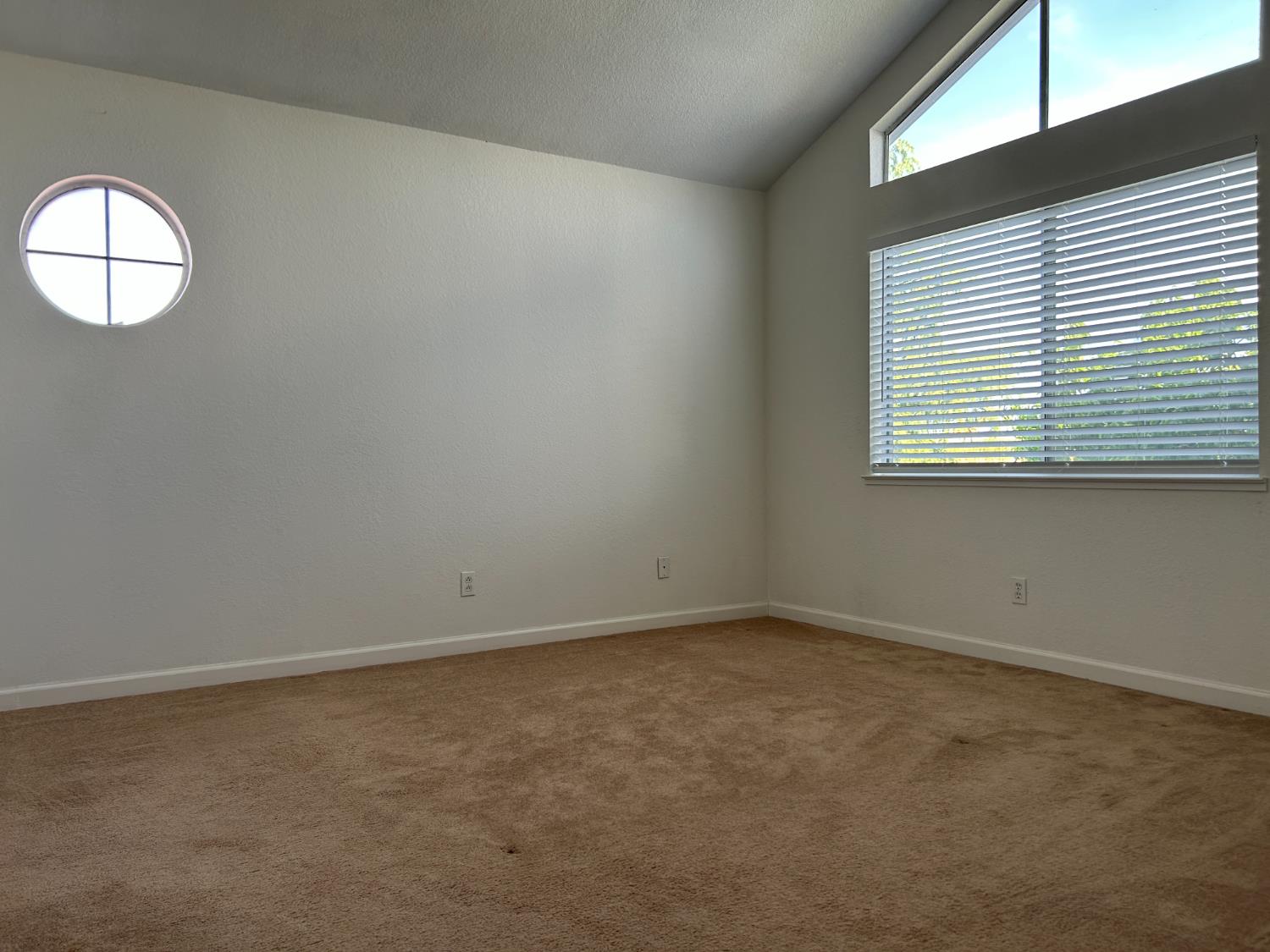 1981 West Kavanagh Avenue Tracy, CA 95376 - Photo 11 of 21 an empty room with a window