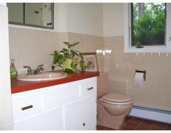 28 Cornstalk Road Dracut, MA 01826 - Photo 14 of 29 Gallery Image 14