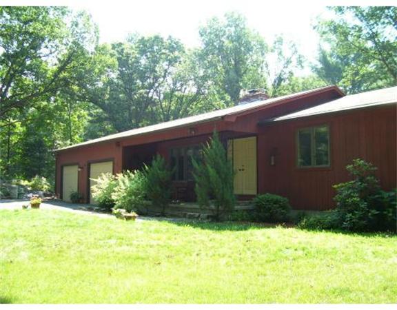 28 Cornstalk Road Dracut, MA 01826 - Photo 2 of 29 Gallery Image 2