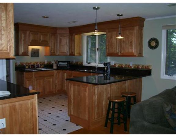 28 Cornstalk Road Dracut, MA 01826 - Photo 3 of 29 Gallery Image 3