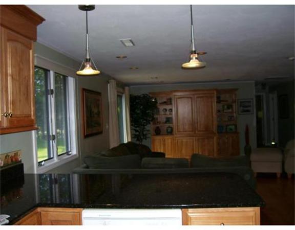 28 Cornstalk Road Dracut, MA 01826 - Photo 4 of 29 Gallery Image 4