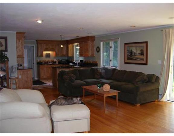 28 Cornstalk Road Dracut, MA 01826 - Photo 8 of 29 Gallery Image 8