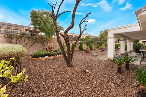 $2,500 | 2565 Leighton Avenue, Henderson, NV 89052
