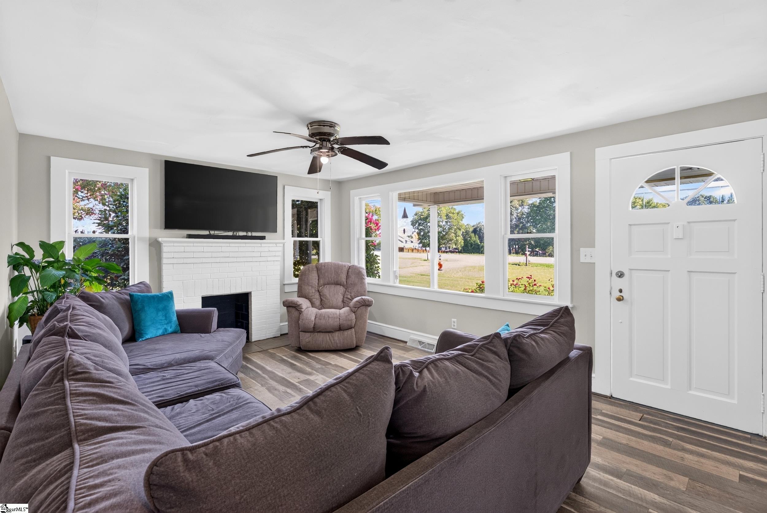 1758 Abner Creek Road Greer, SC 29651 - Photo 6 of 34