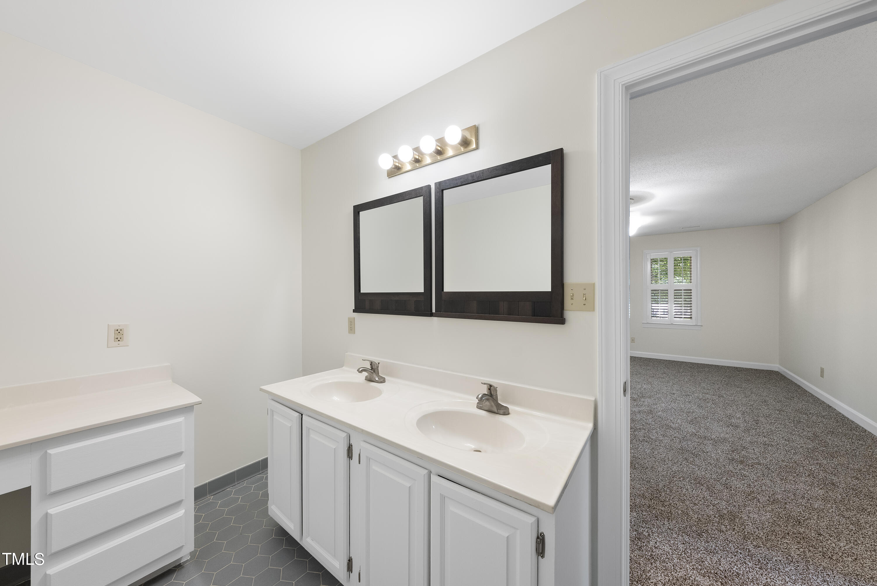 8100 Kingsland Drive Raleigh, NC 27613 - Photo 21 of 37 DSC02809