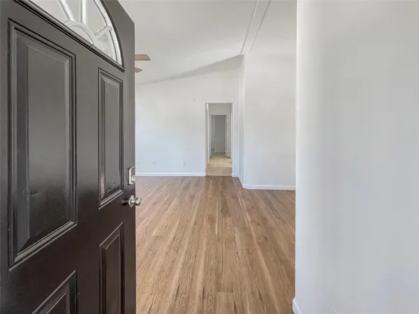 $1,350 | 11914 Kingslake Forest Drive, Houston, TX 77044