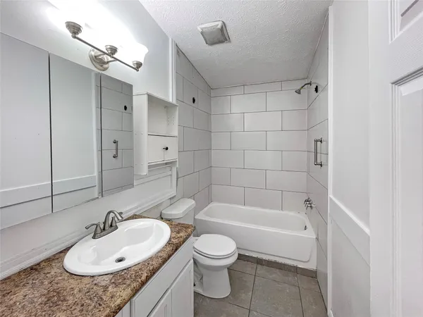 $1,350 | 11914 Kingslake Forest Drive, Houston, TX 77044
