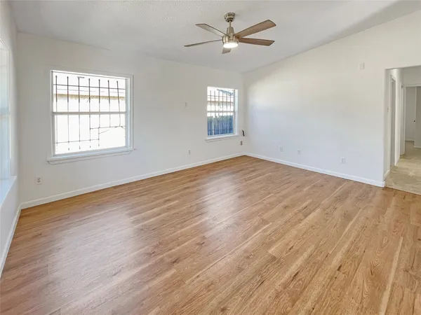 $1,350 | 11914 Kingslake Forest Drive, Houston, TX 77044