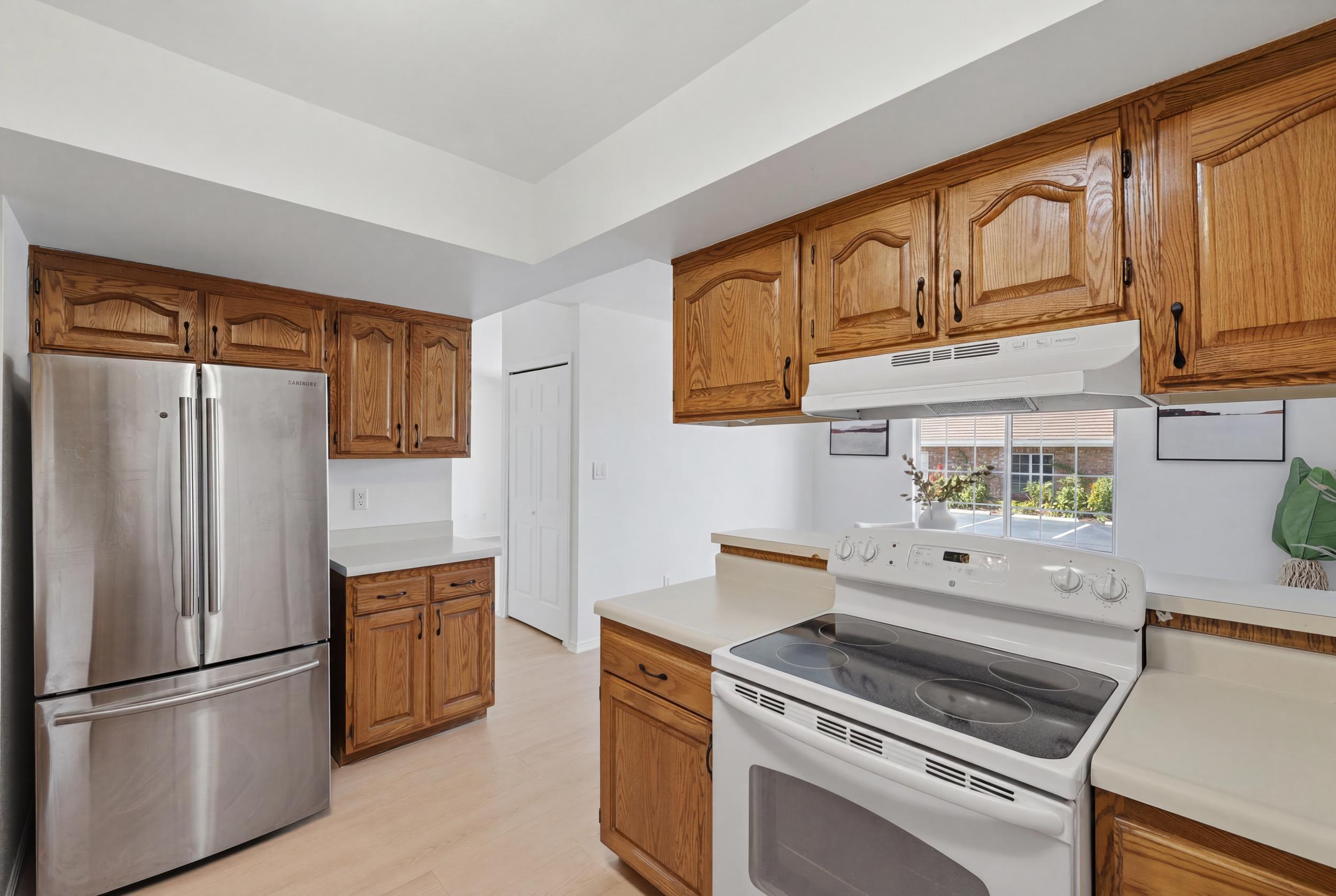 1040 East 900 South, Unit 2 St. George, UT 84790 - Photo 11 of 31 Kitchen