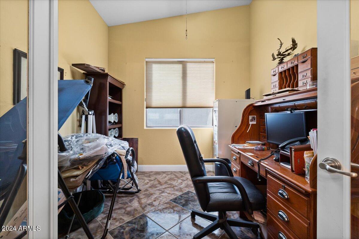 2116 West Harwell Rd. Phoenix, AZ 85041 - Photo 12 of 40 11-Office