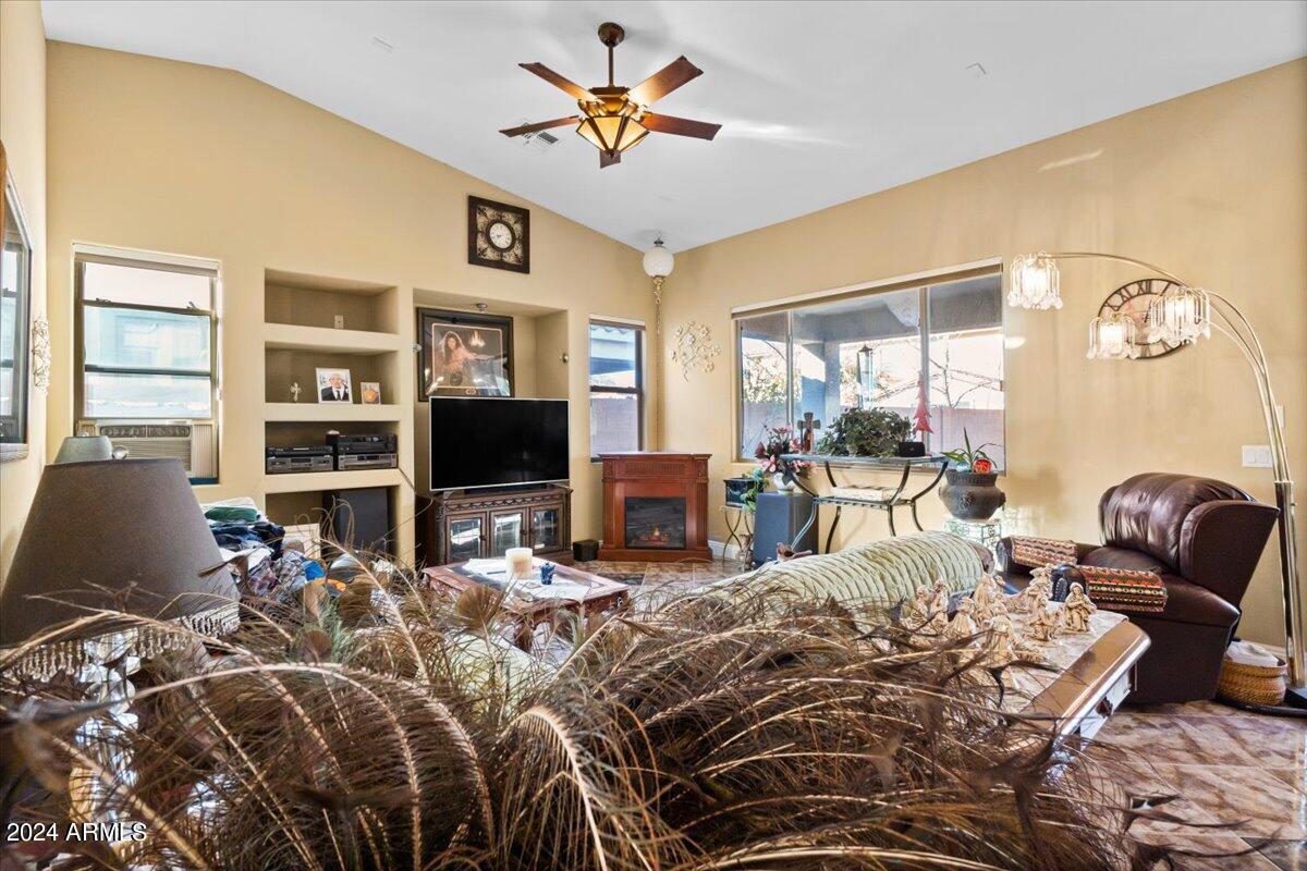 2116 West Harwell Rd. Phoenix, AZ 85041 - Photo 16 of 40 15-Living Room